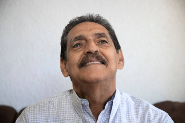 istock Retrato de hombre mayor 1386310131