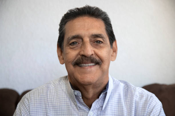 istock Retrato de hombre mayor 1386310210