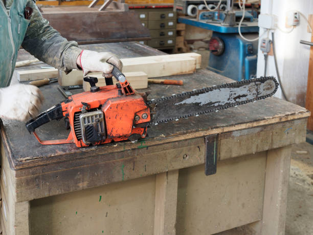 istock old chainsaw in a factory 1386315342
