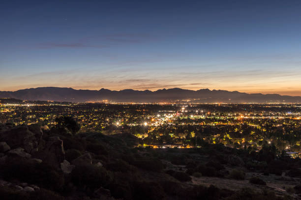 istock Los Angeles Predawn Scenic Valley View 1386332673