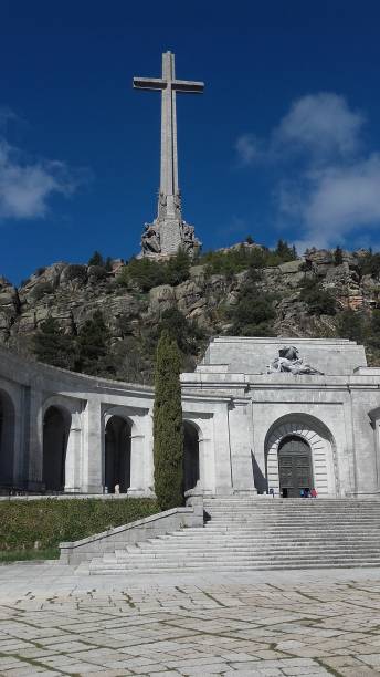 istock Stone momumento and mausoleum 1386412928