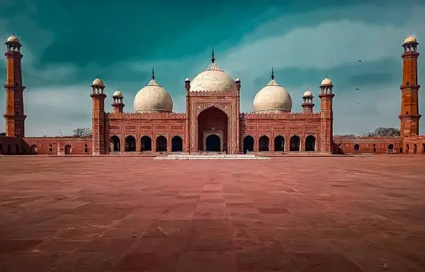 An old Mosque built by old Kings in Lahore, Pakistan. Badshahi Mosque is one of the beautifull and famous Mosque of the world.