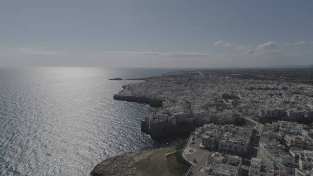 이탈리아, 폴리그나노 마레, 일몰, 마레, 폴리그나노 a mare에서 촬영한 비디오 촬영 06/15/2020 - spiaggia grande cliff beach landscape 뉴스 사진 이미지