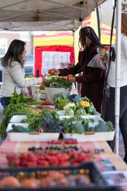 istock Farmers Market 1386528241