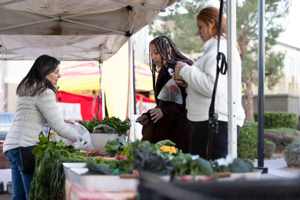 istock Farmers Market 1386531131