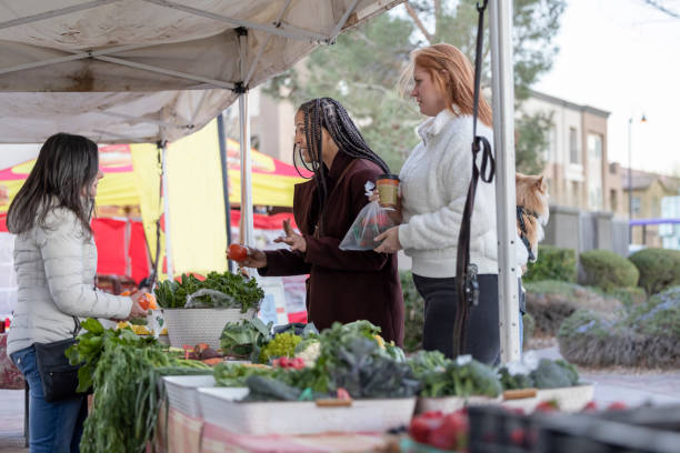 istock Farmers Market 1386531133