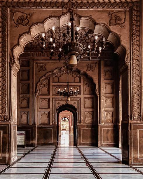 innenansicht der badshahi-moschee - india palace indian culture indoors stock-fotos und bilder
