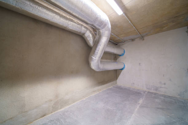 istock pipes in the basement 1386620567