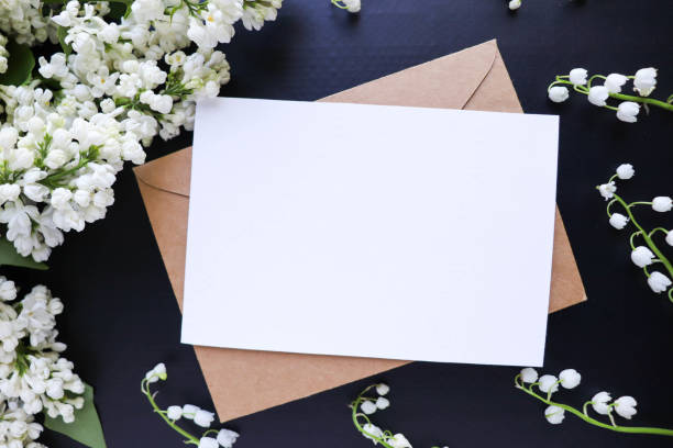 istock spring background. flower frame of lilac branches 1386667073