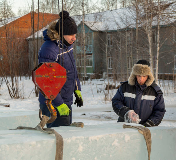 istock Two workers at the site of the ice camp 1386682207