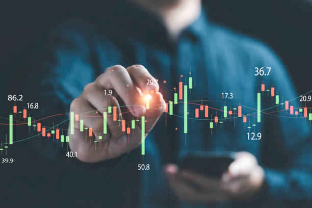 empresário escrevendo para monitor virtual para análise de gráfico técnico do mercado de ações e gráfico para investimento de trader por uso conceito de tecnologia. - taxa alfandegária - fotografias e filmes do acervo