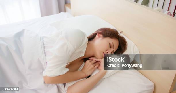Asian Woman Has Insomnia Stock Photo - Download Image Now - Insomnia, One Woman Only, Problems