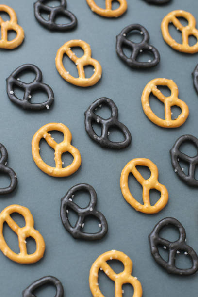 istock Salted pretzels 1386718223
