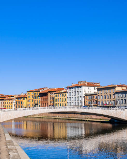 pisa, ponte di mezzo & lungarno (トスカーナ、イタリア) - ponte di mezzo ストックフォトと画像