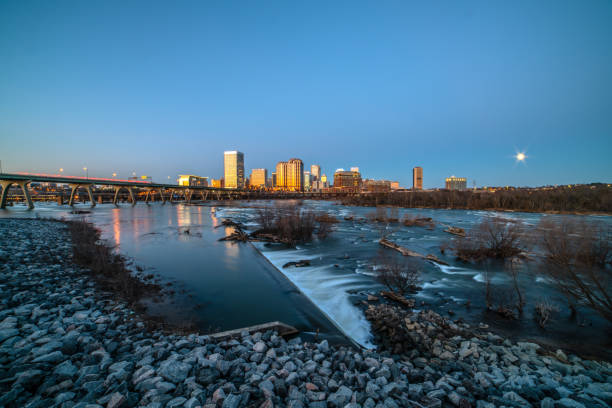 istock Richmond Skyline on the James River at Blue Hour 1386764014