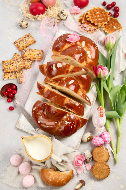 istock Easter sweet bread, tsoureki cozonac sliced. 1386807011