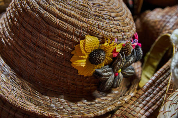 Straw hat for women handmade by artisans