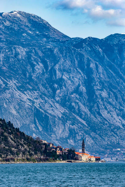 brudny - montenegro kotor bay fjord town zdjęcia i obrazy z banku zdjęć