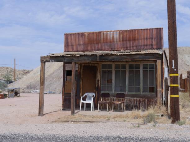 istock Abandoned structure near the Ghost Town Road along Interstate 15 in California. 1386820570