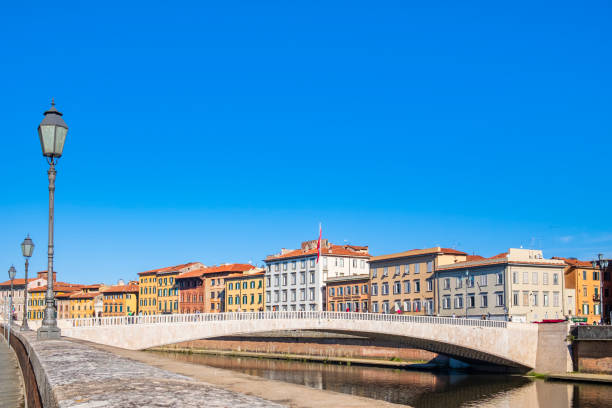 pisa, ponte di mezzo & lungarno (トスカーナ、イタリア) - ponte di mezzo ストックフォトと画像