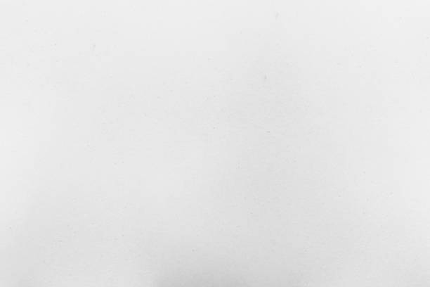 weiße recycelte bastelpapiertextur als hintergrund. graue papiertextur, alte vintage-seite oder grunge-vignette aus altem karton. muster grobe kunst creased grunge brief. karton mit kopierraum für text. - art fiber old page old paper stock-fotos und bilder