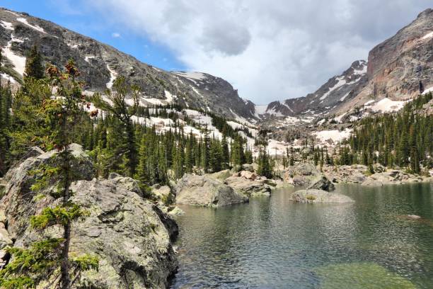 istock Lake Haiyaha 1386860386