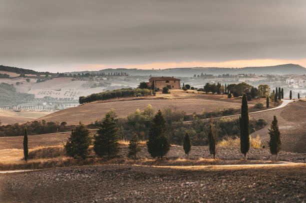 istock Autumn fall in the Italian land 1386862897