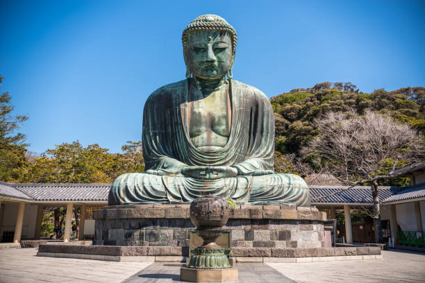gran buda de kamakura - hase temple fotografías e imágenes de stock