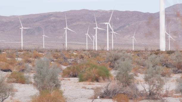 moulins à vent sur parc éolien, générateurs d’énergie d’éoliennes. parc éolien du désert, états-unis. - kumeyaay photos et images de collection