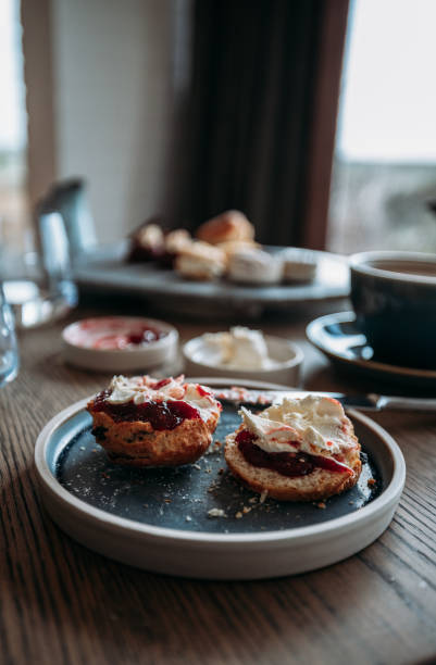 잼 퍼스트 - cornish cream tea 뉴스 사진 이미지