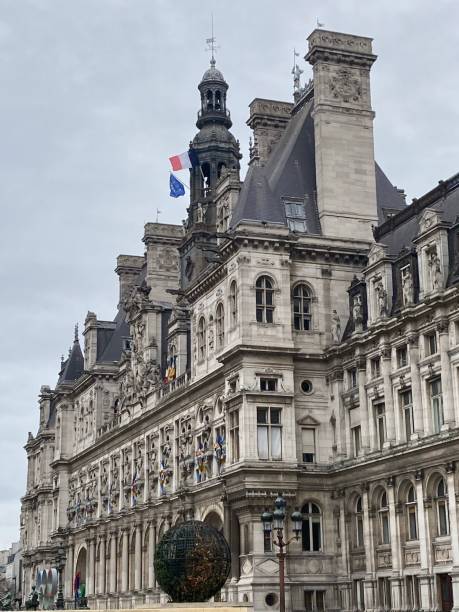istock France - Paris - quai de paris 1386910763