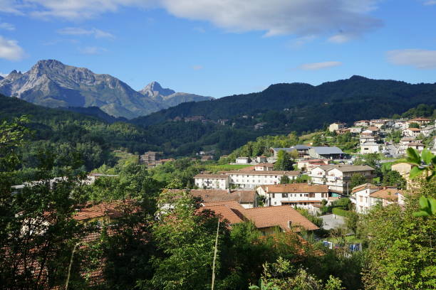 istock The Apuan Alps seen from Piazza al Serchio 1386925880