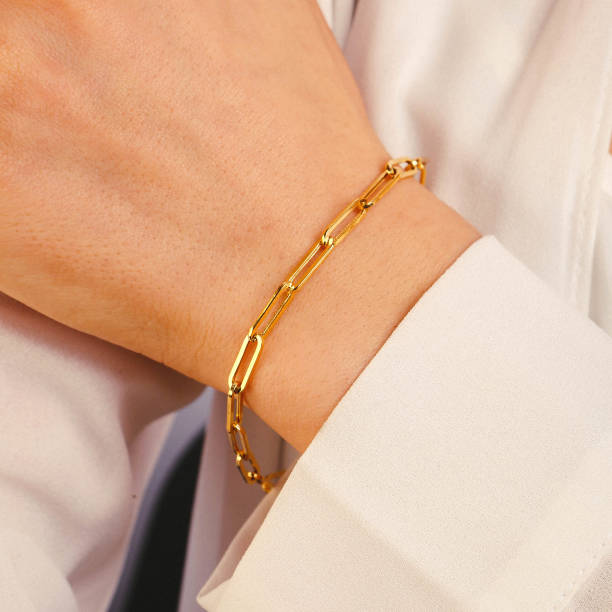 istock Gold and Diamond Jewelry 1386975465