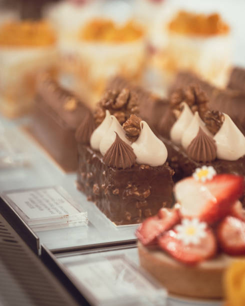istock Petite Gateau and Entremet Cakes 1386989774