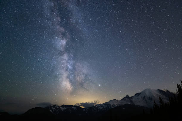 istock The Milky Way over Mt. Rainier, Washington 1387008837