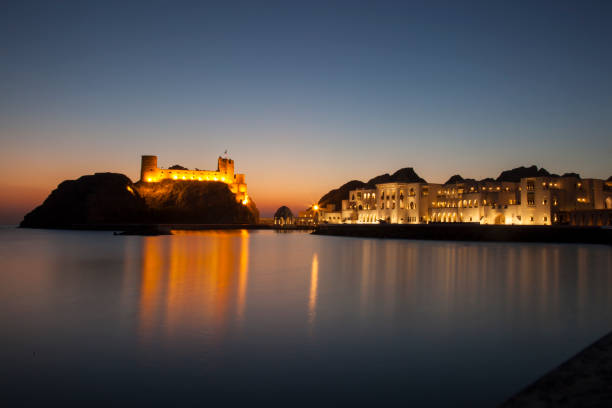 fortezza di al jalali all'alba a muscat, oman. - oman greater masqat fort tourism foto e immagini stock
