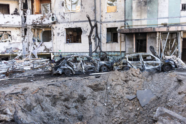 Consequences of shelling a residential building The results of the shelling of a residential building in Kyiv. Russia-Ukraine conflict destruction stock pictures, royalty-free photos & images