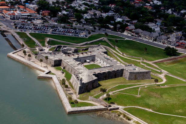 カスティロ デ サン マルコス国立記念碑 - st augustine florida usa fort ストックフォトと画像