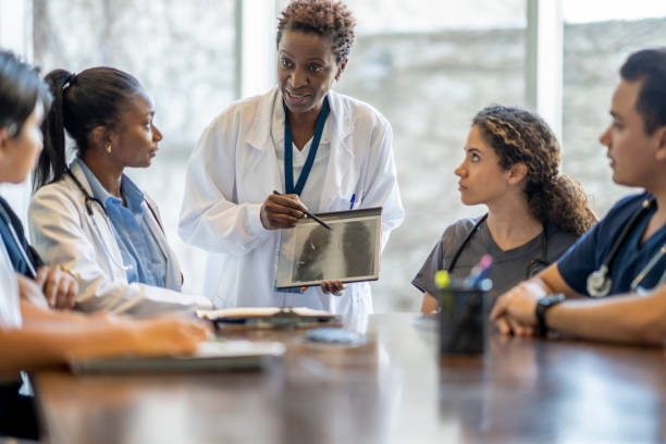 istock Medical Team Meeting 1387152900