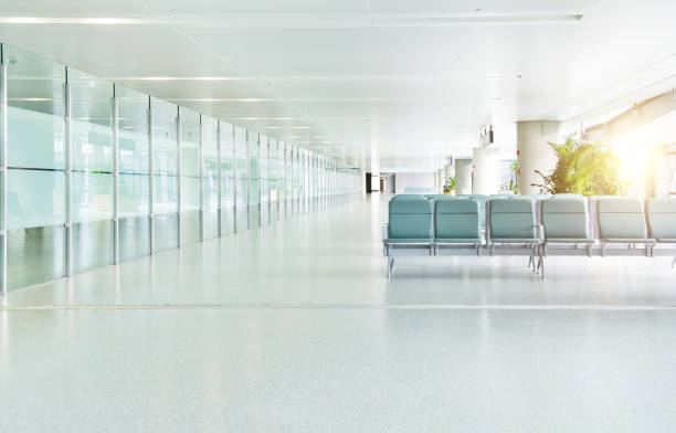 sala vacía en el aeropuerto - airport waiting room waiting airport lounge fotografías e imágenes de stock