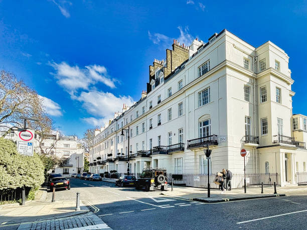 belgravia o belgrave londres con casas victorianas rusas - london england apartment uk real estate fotografías e imágenes de stock