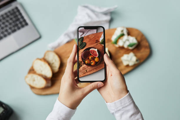 istock Smartphone Food Photography 1387274500