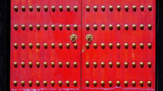 red door chinese art under the shadow of the daytime