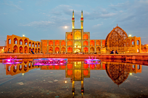 Amir Chakhmagh is located in the center of Yazd, it's one of the landmarks of the city.