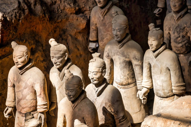 진시 황디 무덤의 테라코타 전사 동상 - terracotta soldiers xian terracotta tomb 뉴스 사진 이미지