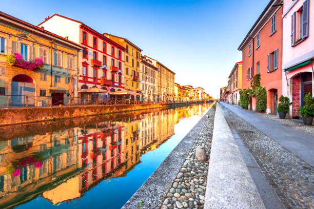 milão, itália - naviglio grande marco de milão, lombardia. - milão - fotografias e filmes do acervo