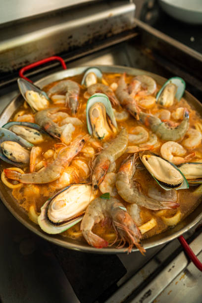 istock Spanish seafood Paella 1387349487