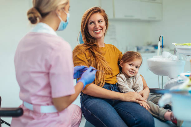 istock A family visit to the dentist 1387380404