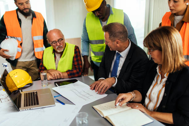 istock Architects and investors working together 1387548316