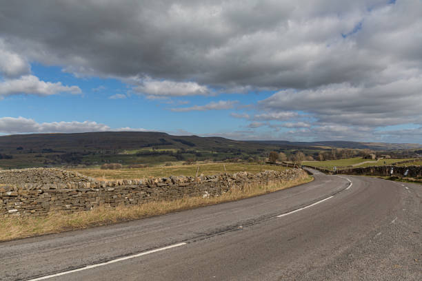 istock Yorkshire Dales Road 1387551344